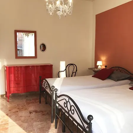 Ferienhaus Casa Piero - Villetta Con Giardino Ad Alba